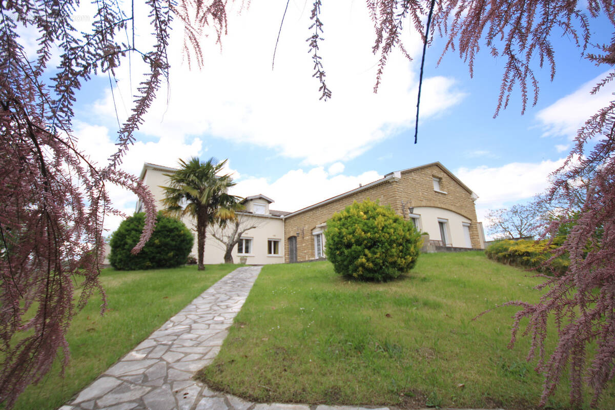 Maison à DREUILHE