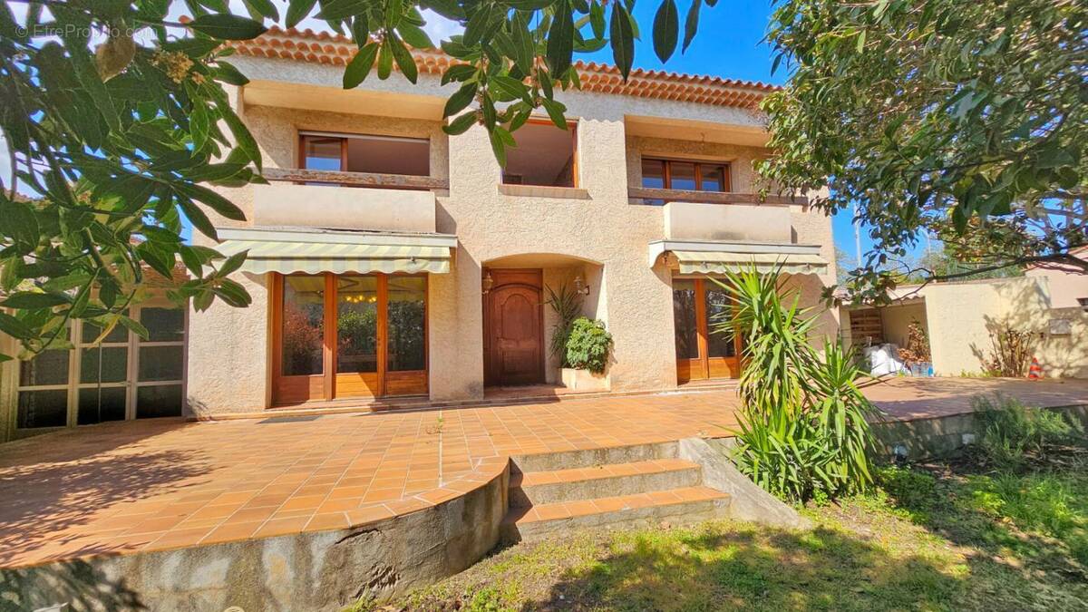 Maison à LE CANNET-DES-MAURES