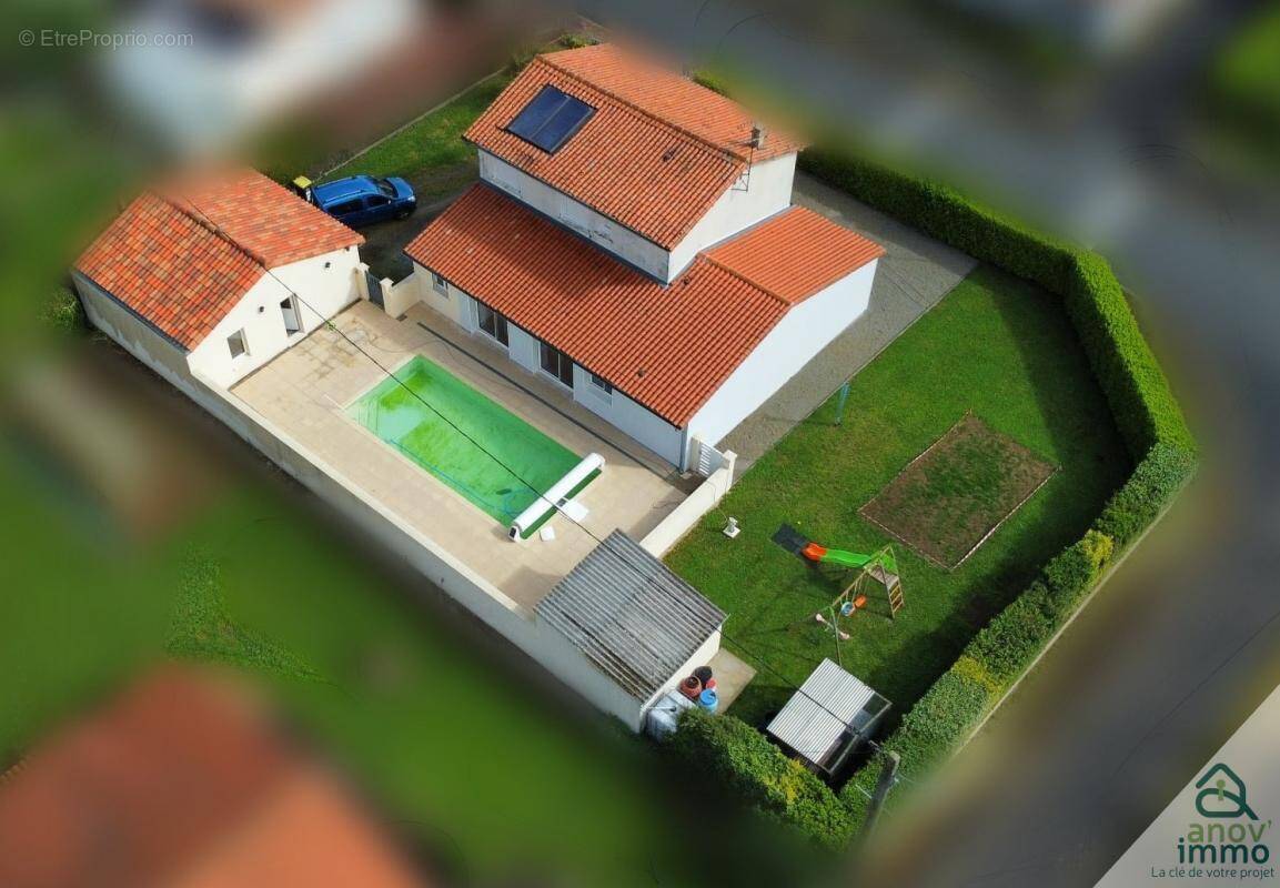 Maison à CHARROUX