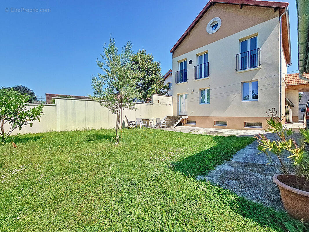 Maison à NANTERRE