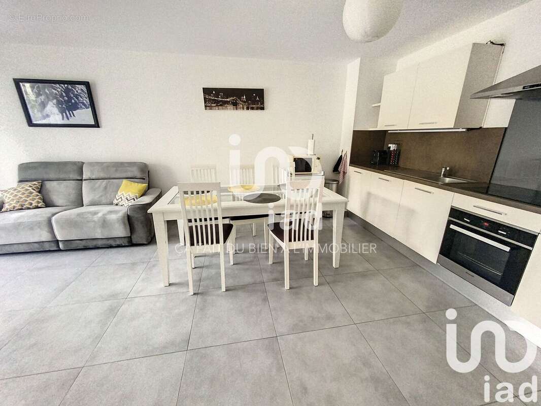 Photo 2 - Appartement à COMBS-LA-VILLE