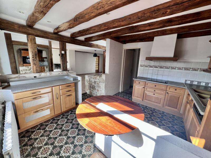 Maison à LA CHAPELLE-ONZERAIN