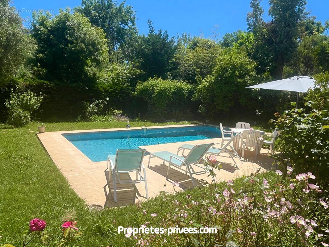 Appartement à MANDELIEU-LA-NAPOULE