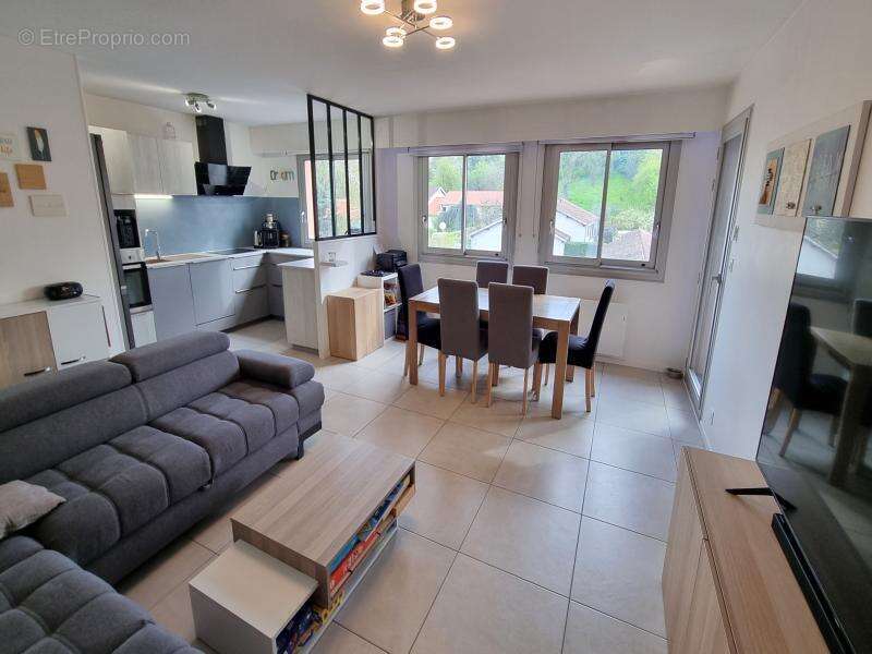 Appartement à DECINES-CHARPIEU