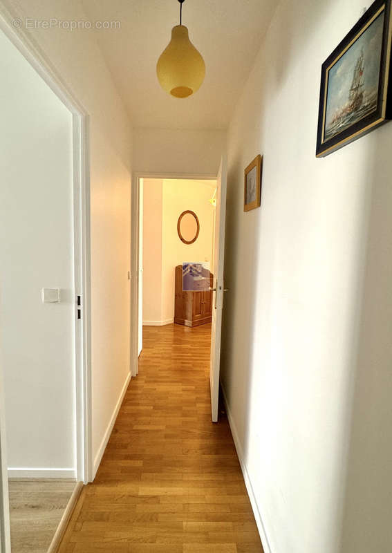 Appartement à COURBEVOIE