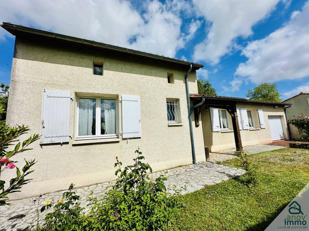 Maison à CHATEAUNEUF-SUR-CHARENTE