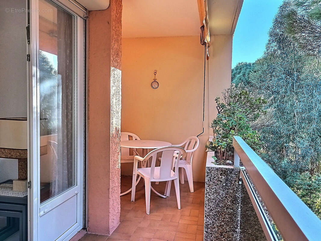 Appartement à BORMES-LES-MIMOSAS