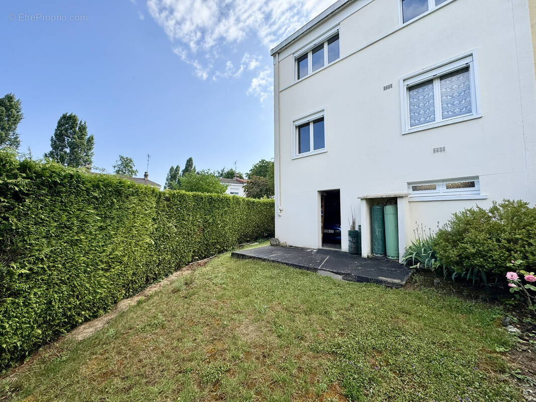 Maison à LOUVRES
