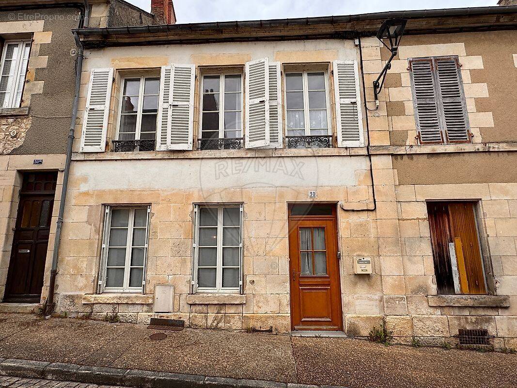Maison à LA CHARITE-SUR-LOIRE
