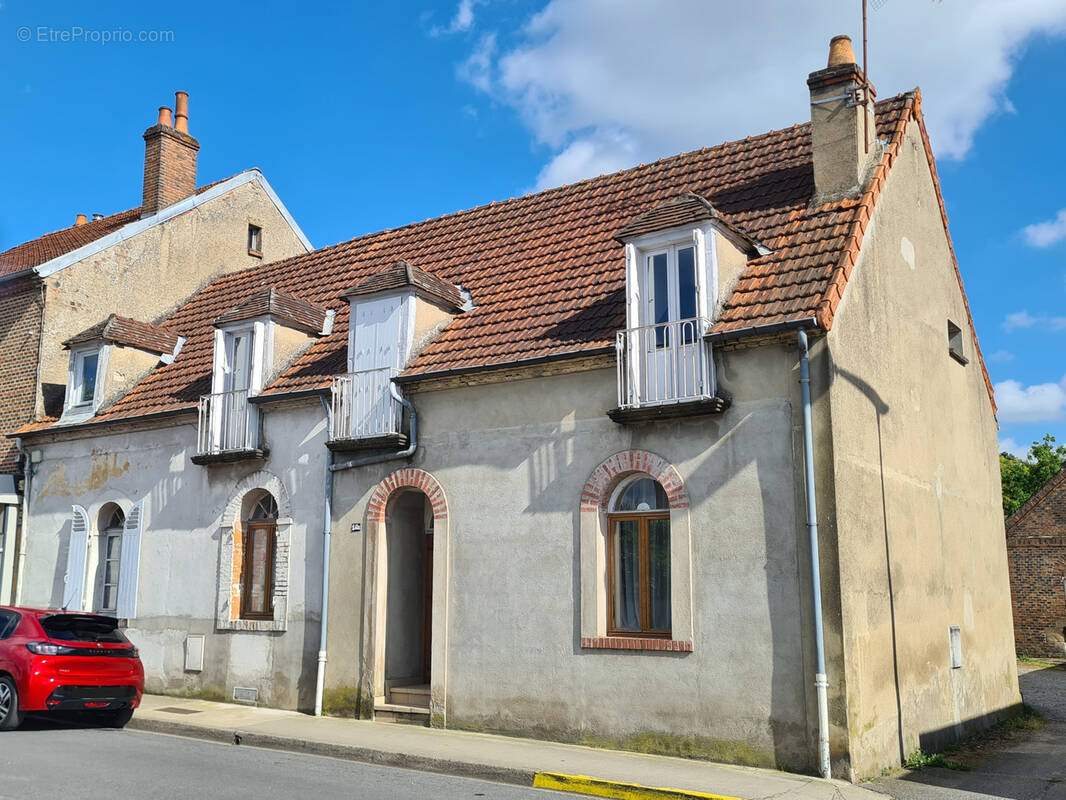 Maison à YZEURE