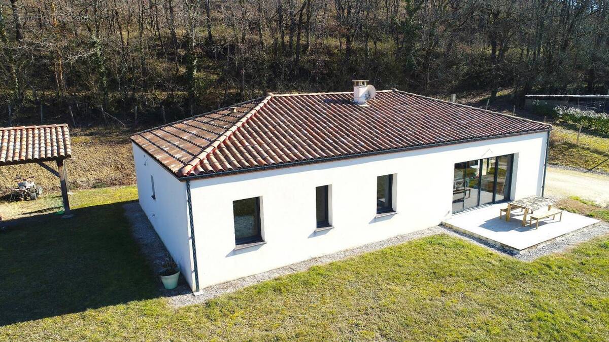 Maison à MONTCUQ