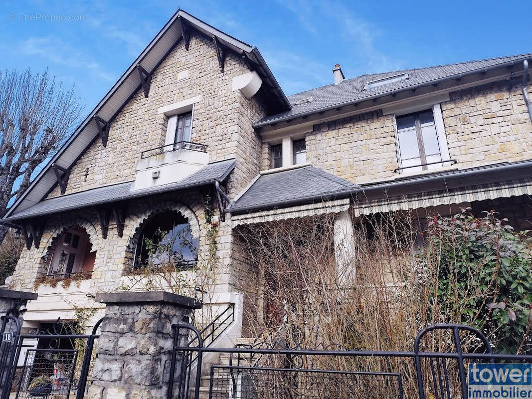 Maison à ESPALION