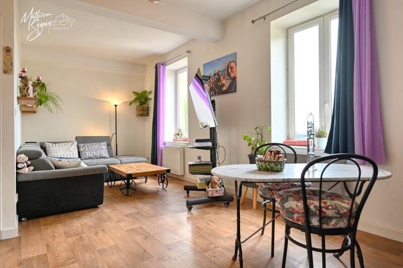 Appartement à THURINS