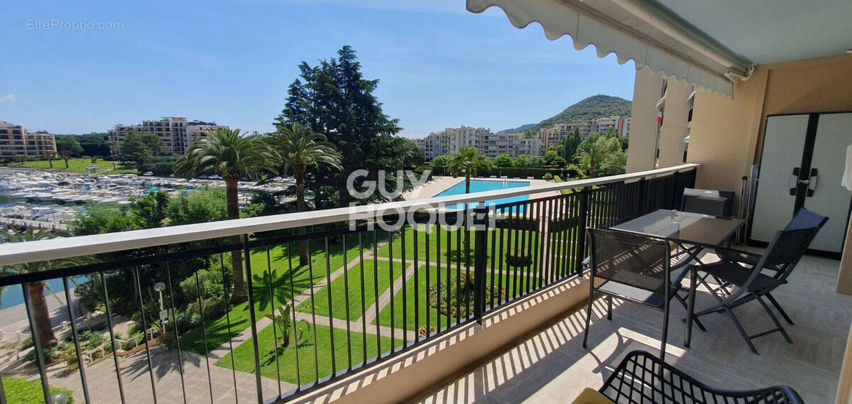 Appartement à MANDELIEU-LA-NAPOULE