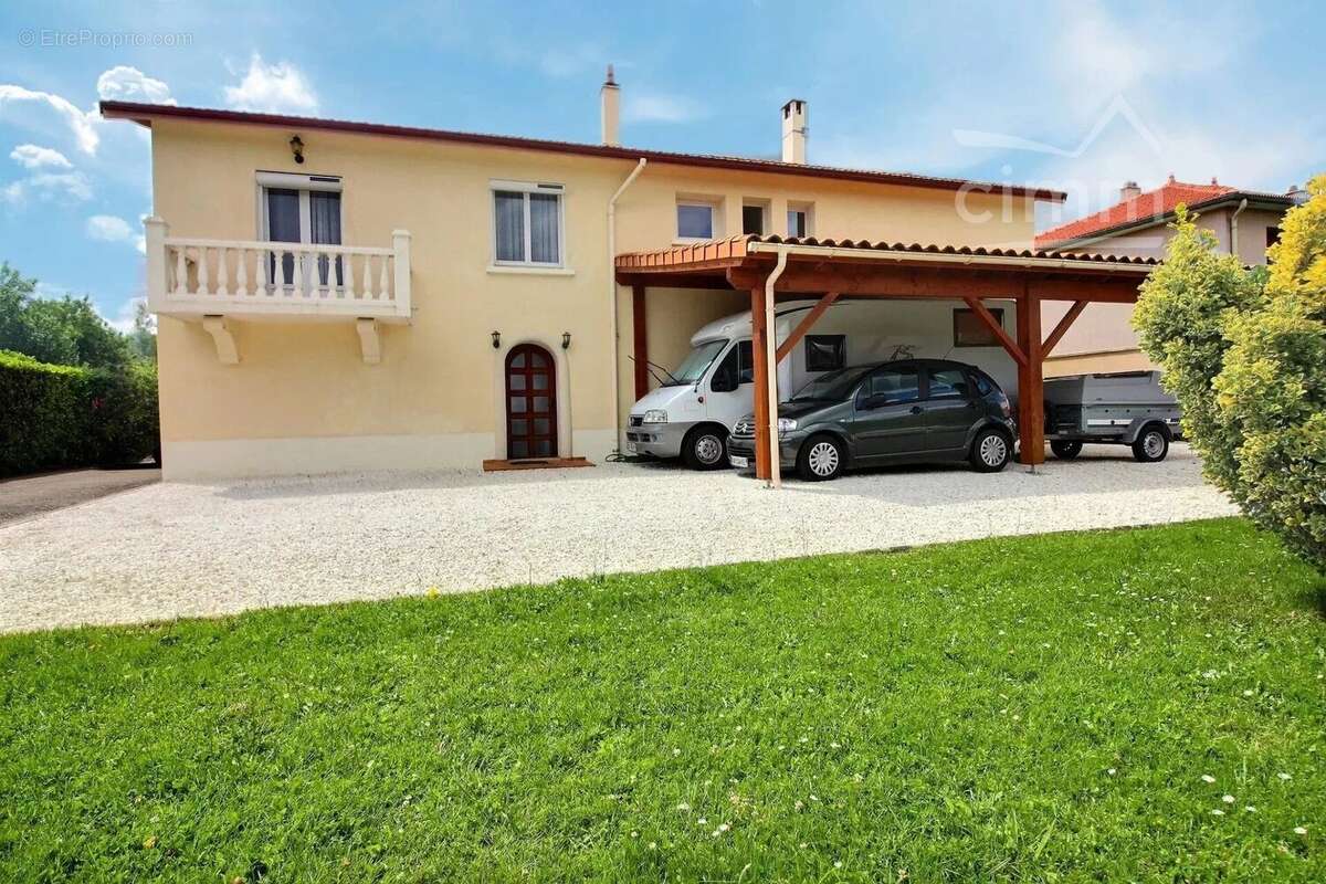 Maison à SAINT-SORLIN-EN-VALLOIRE