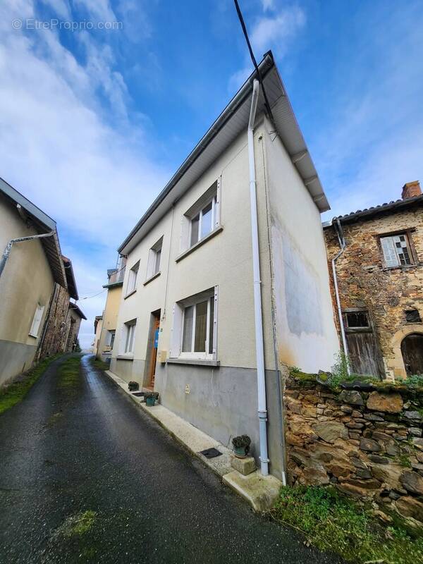Maison à SAINT-JUNIEN