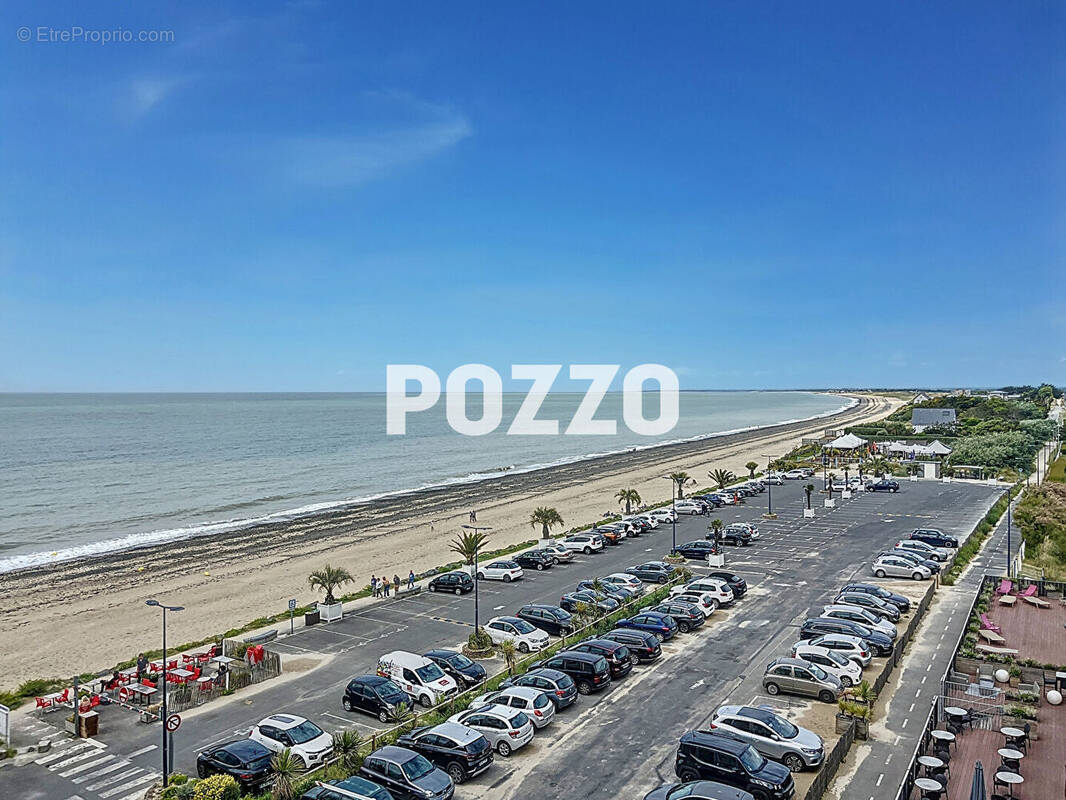 Appartement à DONVILLE-LES-BAINS