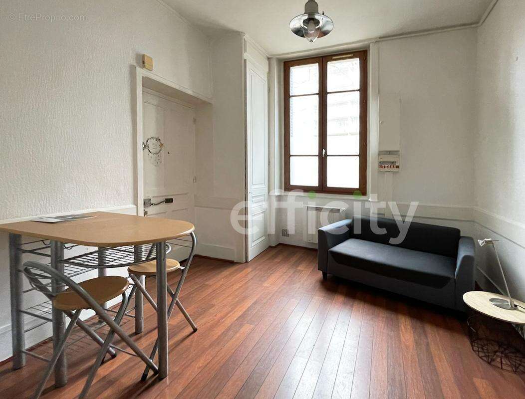 Appartement à TASSIN-LA-DEMI-LUNE