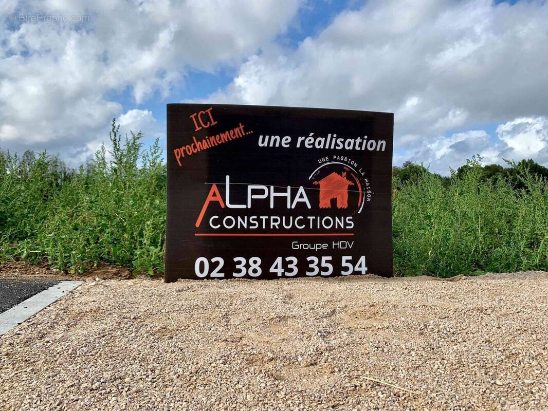 Terrain à FLEURY-LES-AUBRAIS