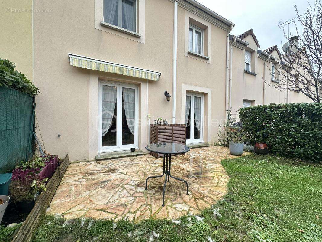 Maison à MONTGERON