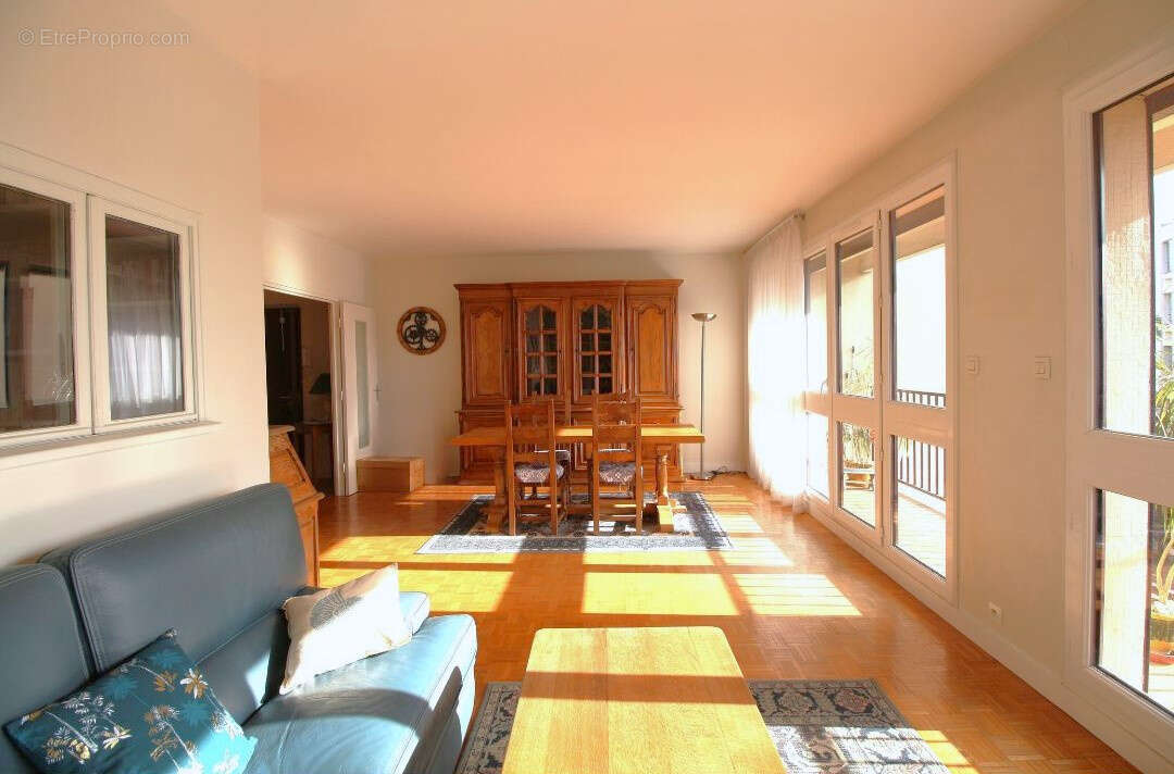 Appartement à SAINT-MAUR-DES-FOSSES