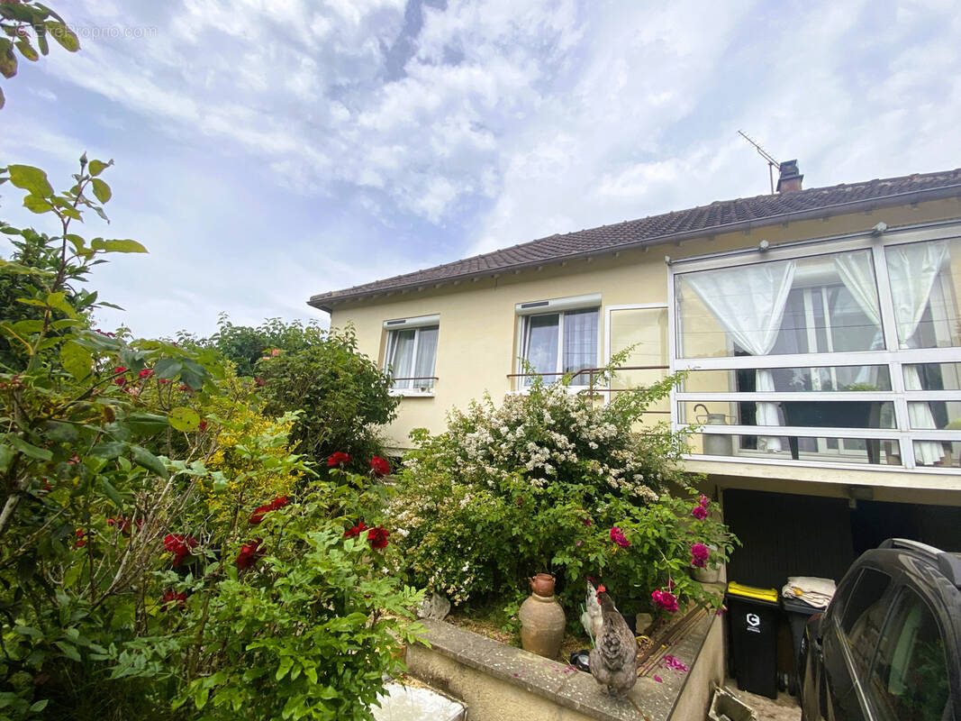 Maison à CHAMPHOL