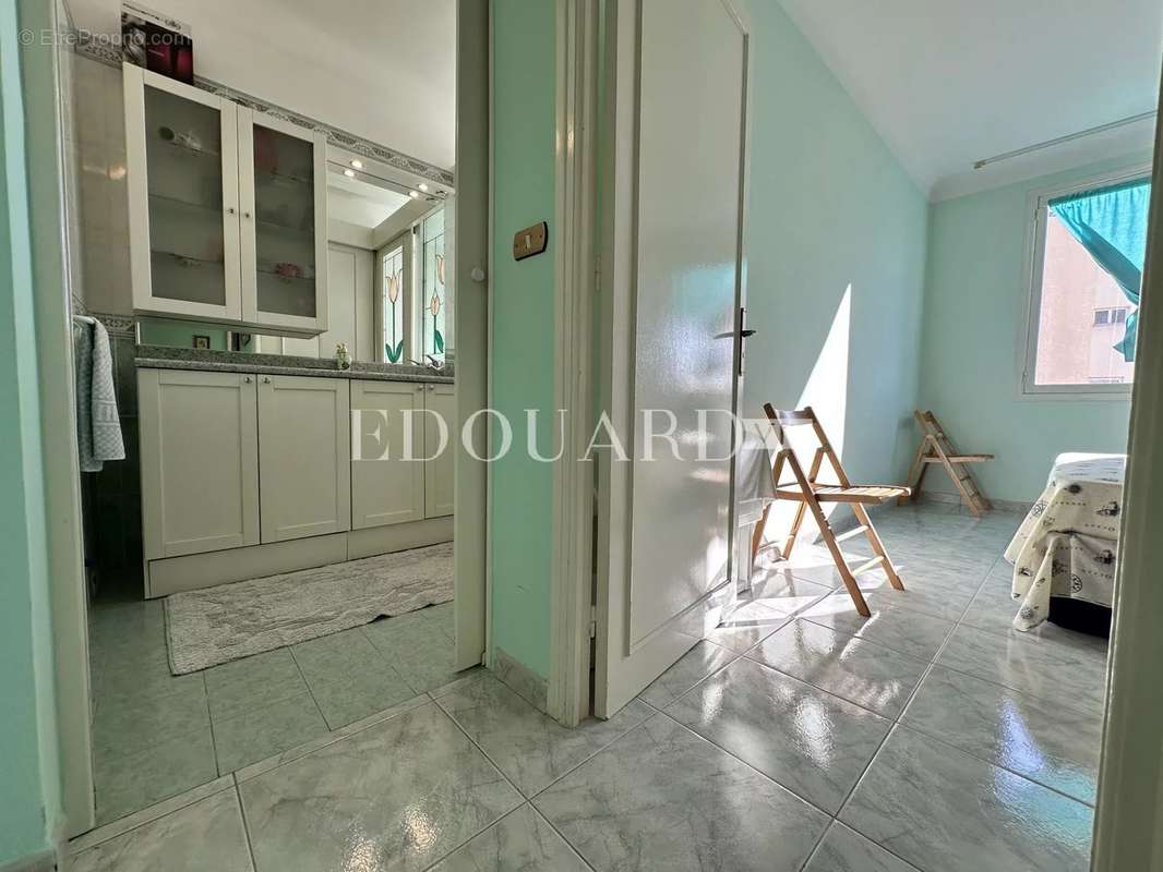 Appartement à ROQUEBRUNE-CAP-MARTIN