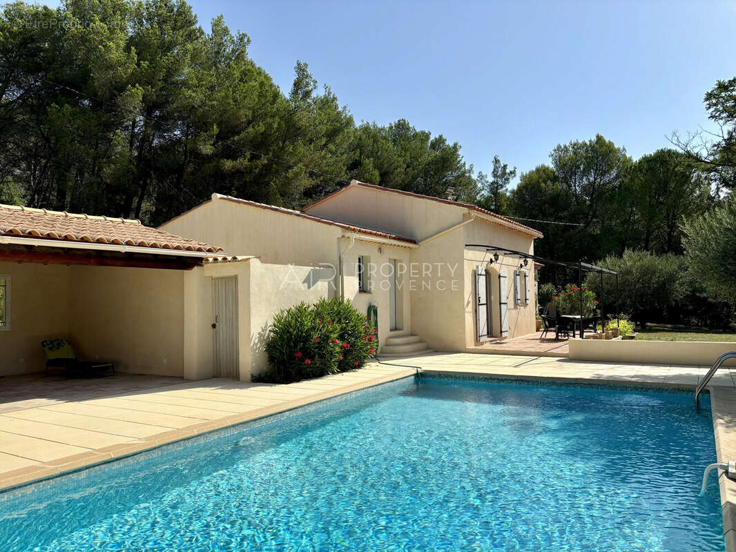 Maison à CADENET