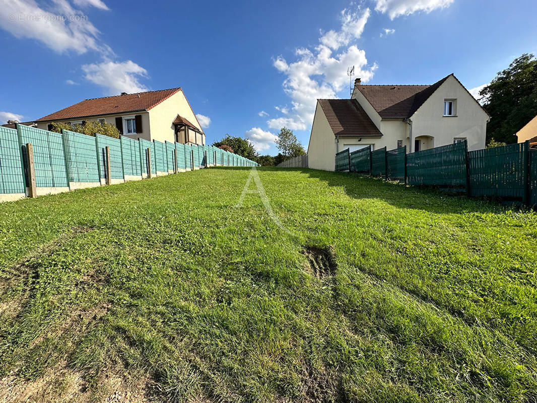 Terrain à BAZEMONT