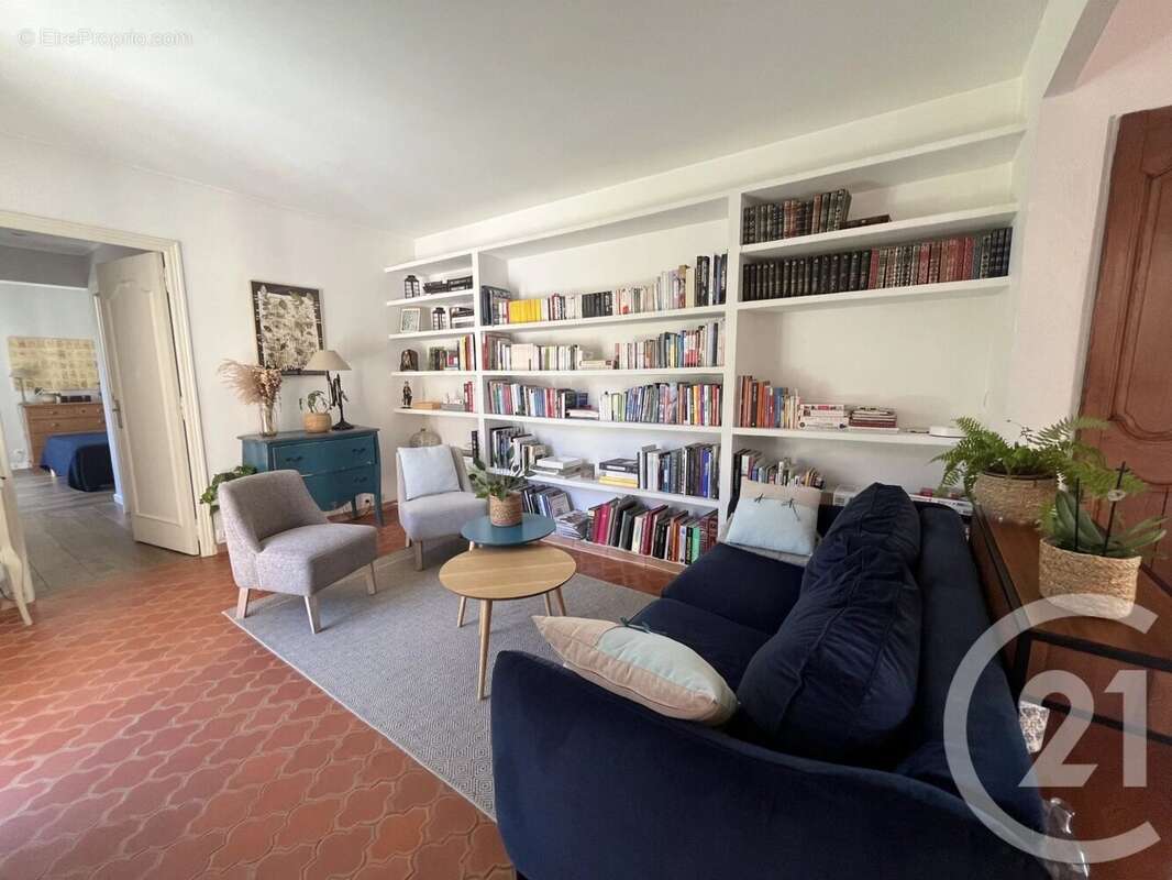 Maison à ROQUEFORT-LES-PINS