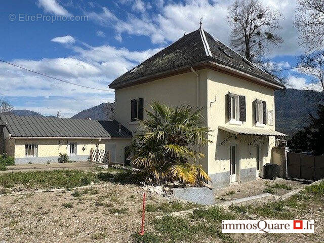 Maison à LA TERRASSE