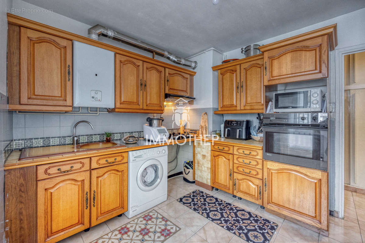 Appartement à LE PONT-DE-CLAIX