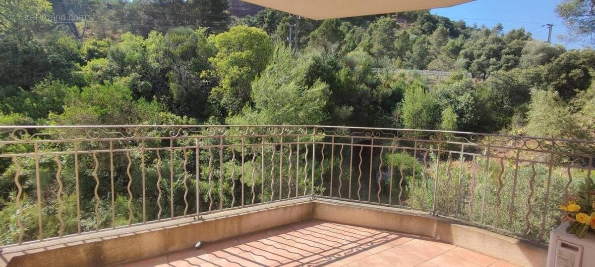 Appartement à GONFARON