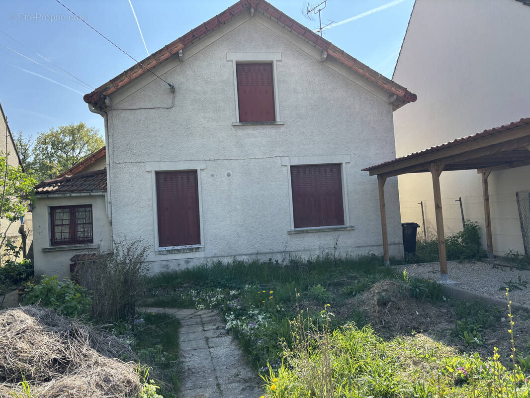 Maison à SAINTE-GENEVIEVE-DES-BOIS