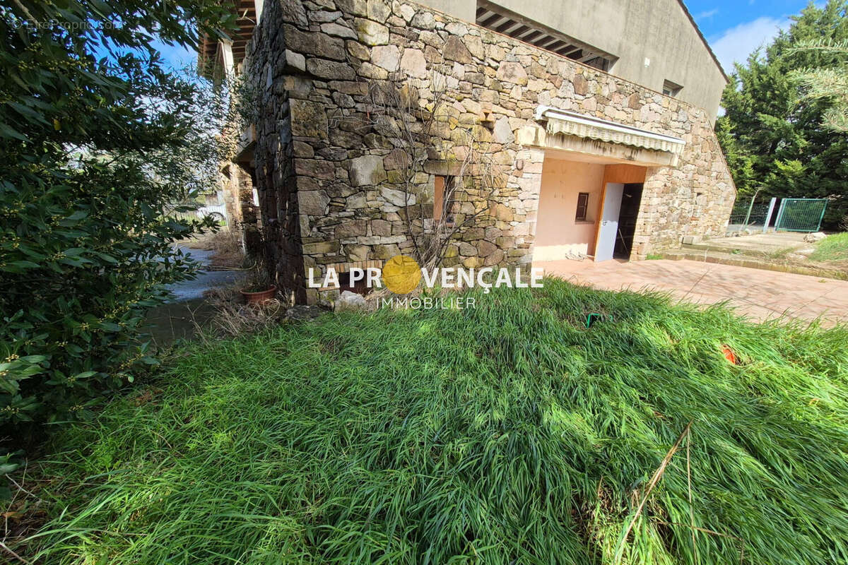 Appartement à POURRIERES