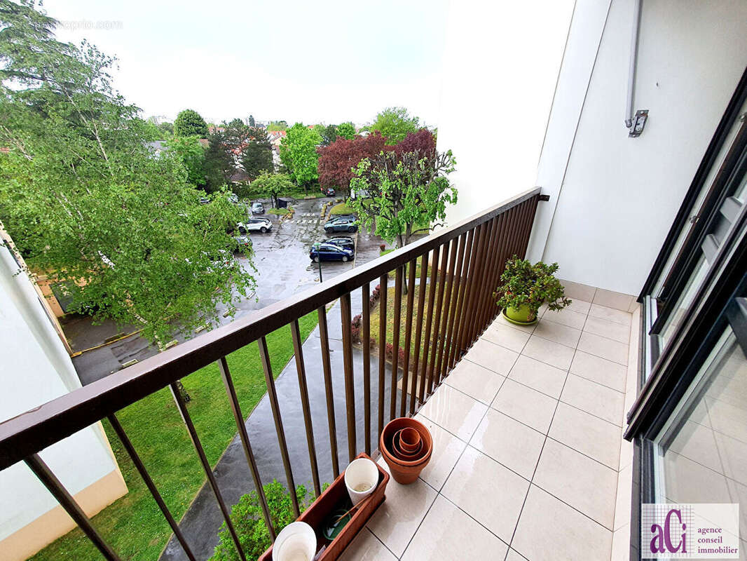 Appartement à L&#039;HAY-LES-ROSES