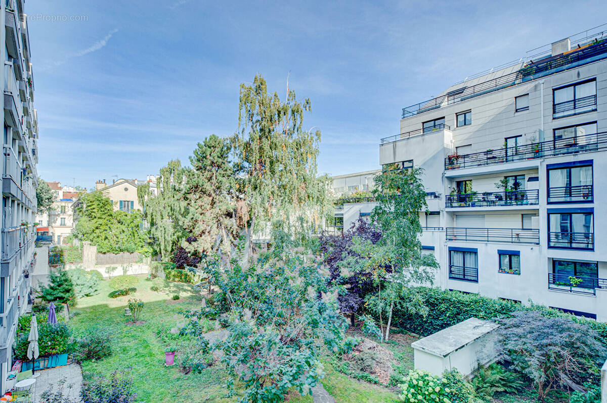 Appartement à PARIS-20E