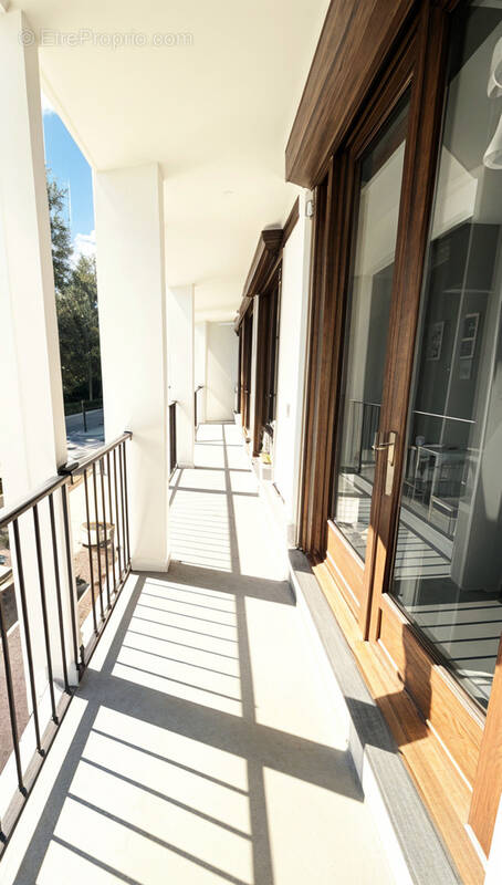 Appartement à COURBEVOIE