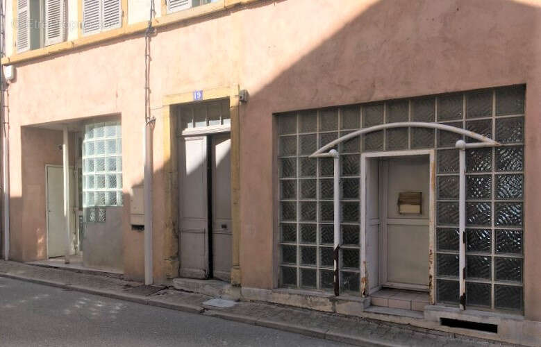 Appartement à BOURG-DE-THIZY