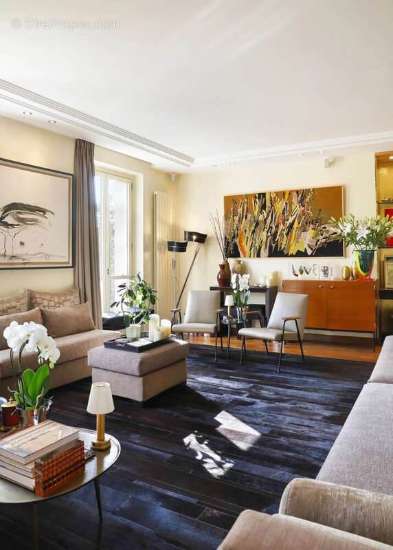 Appartement à PARIS-7E