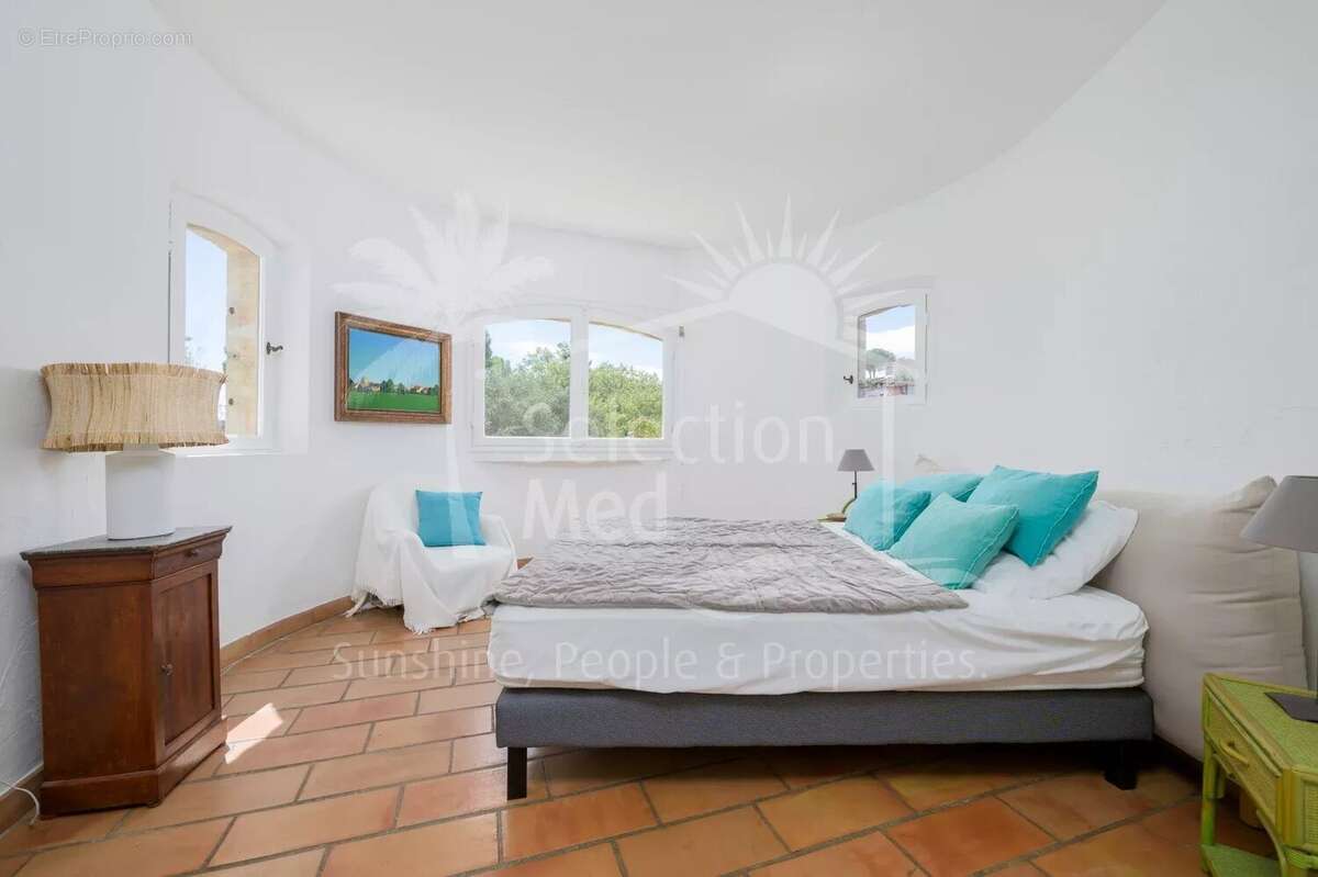 Maison à MOUGINS