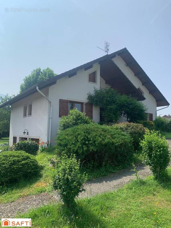 Photo 1 - Maison à YENNE