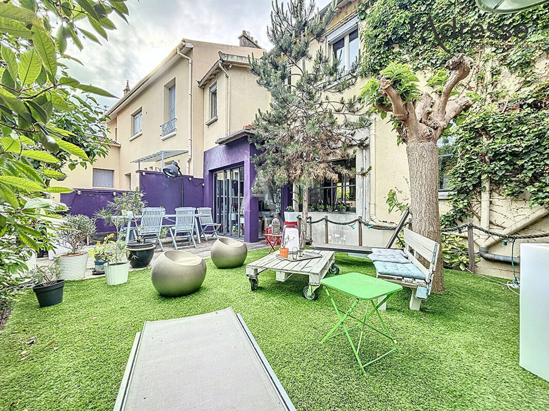 Maison à SURESNES