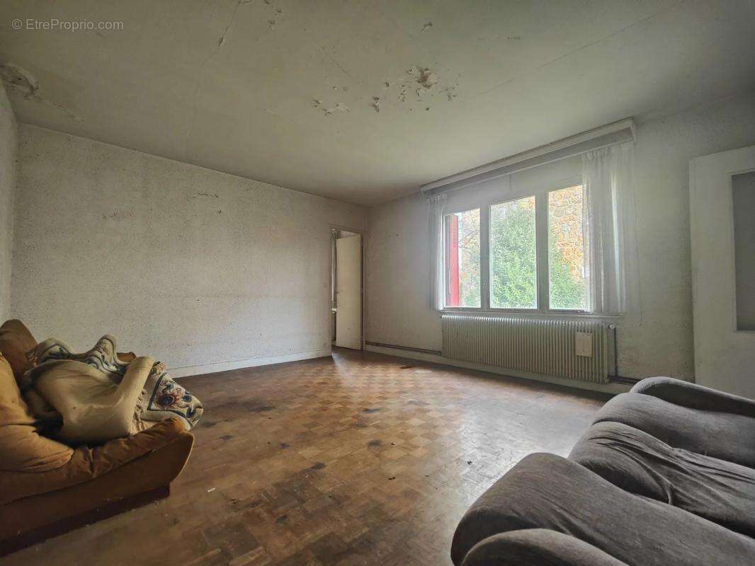 Maison à LES CLAYES-SOUS-BOIS