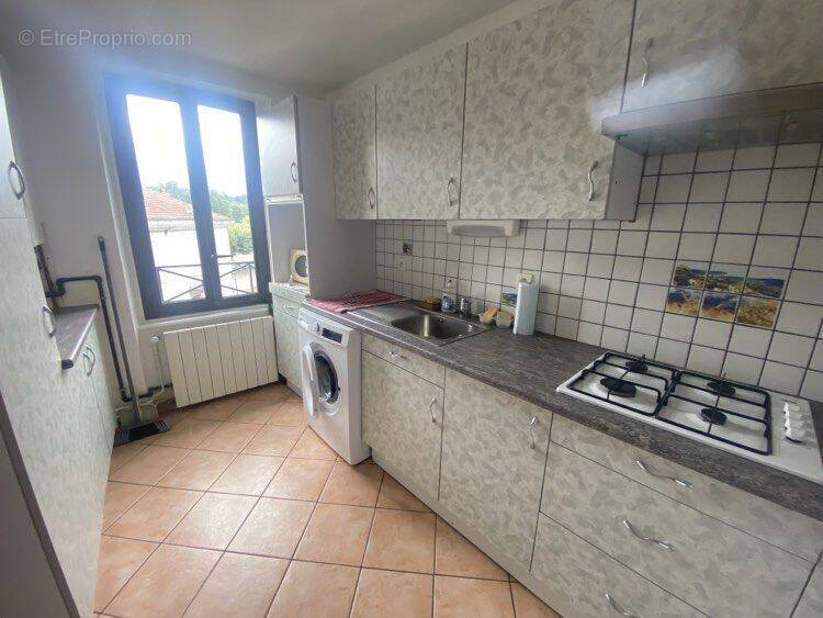 Appartement à CAZERES