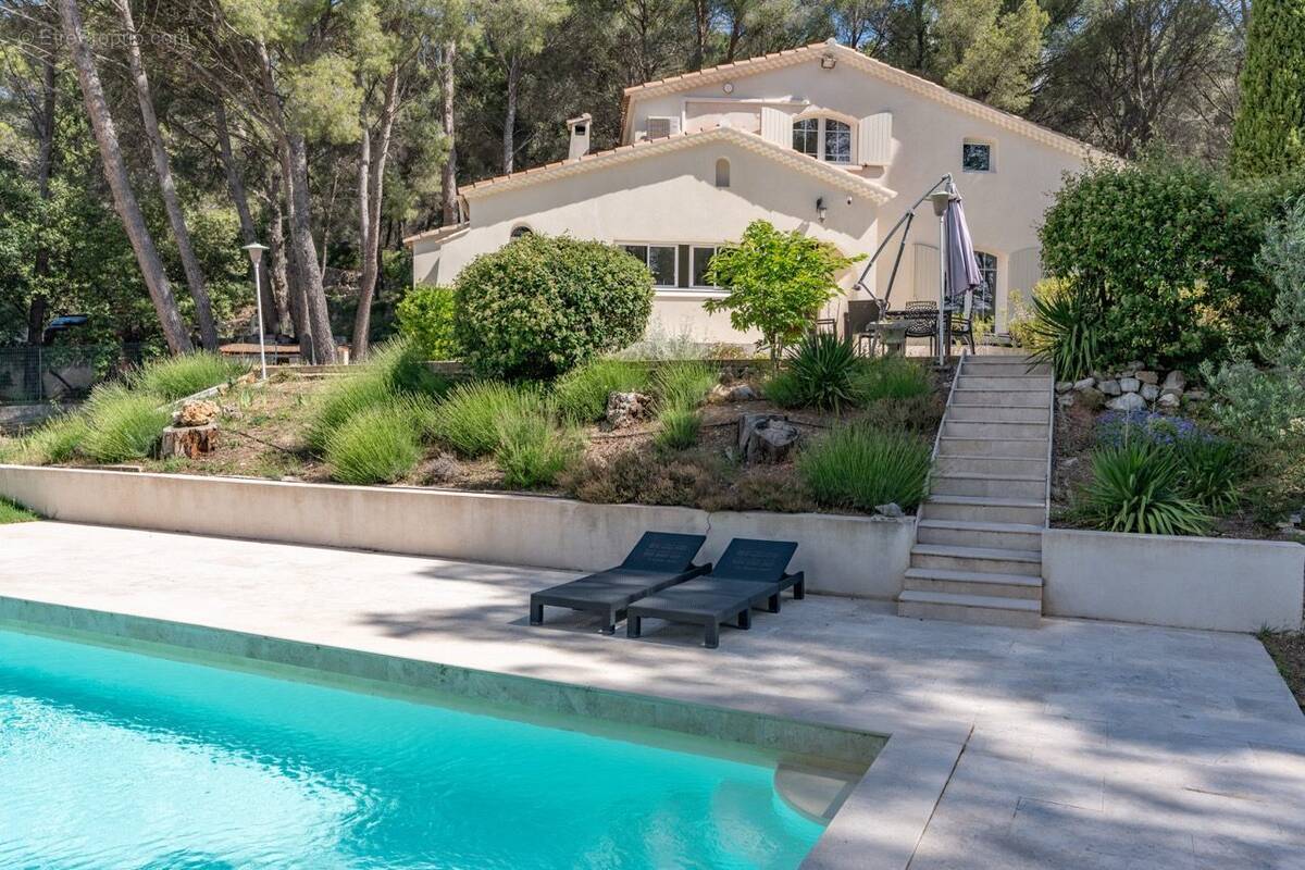 Maison à EGUILLES