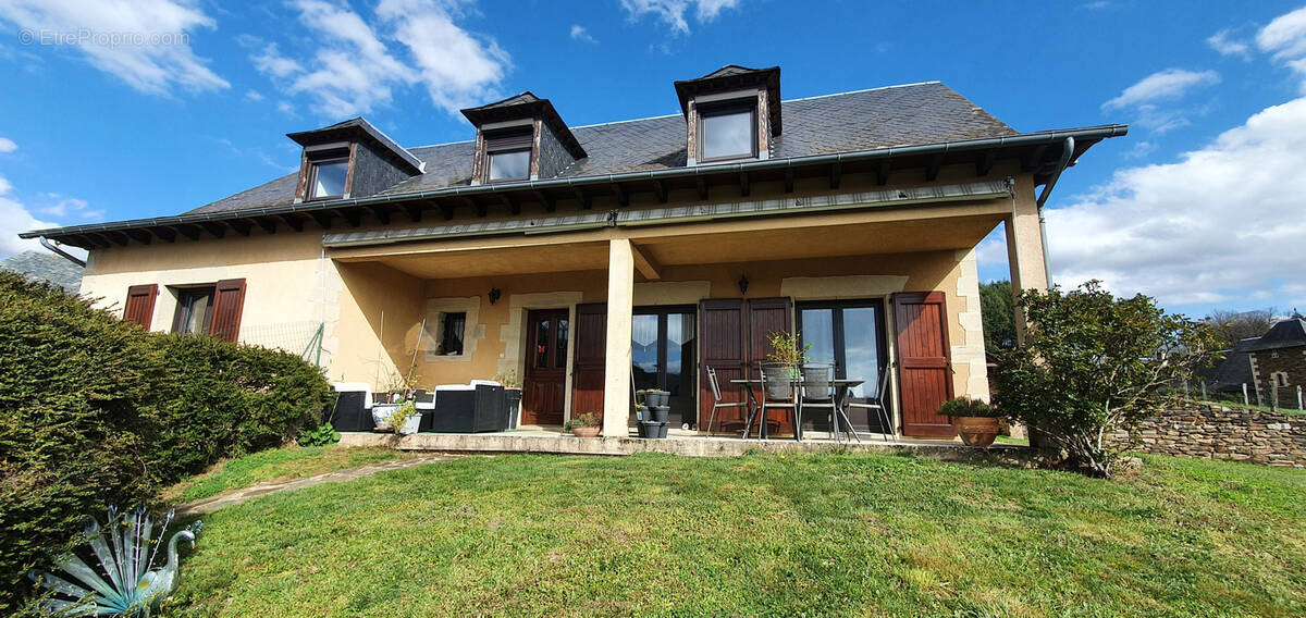 Maison à SAINT-GENIEZ-D&#039;OLT