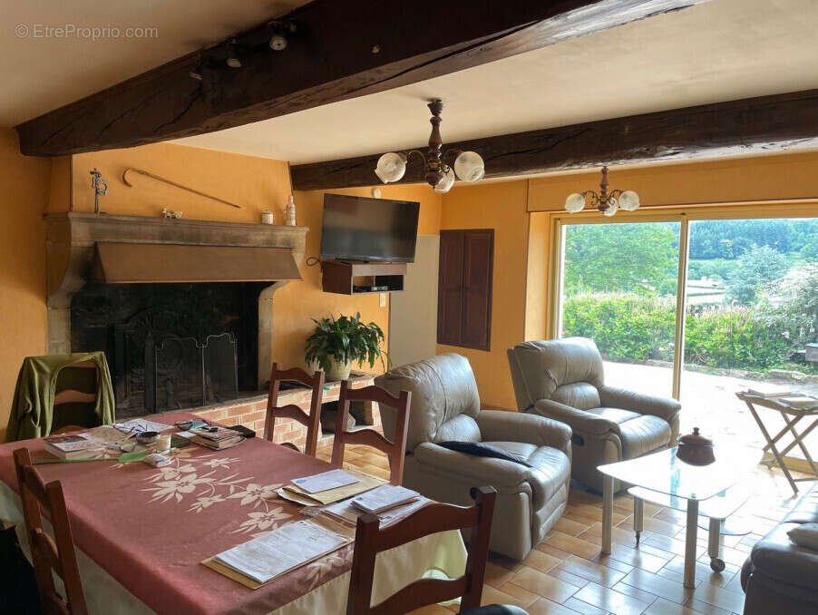 Maison à LA CLAYETTE