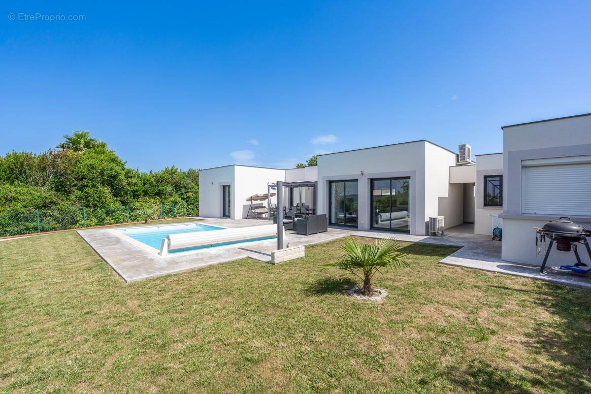 Maison à DREMIL-LAFAGE