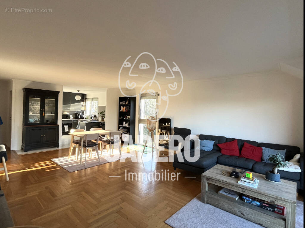 Appartement à LE MESNIL-ESNARD